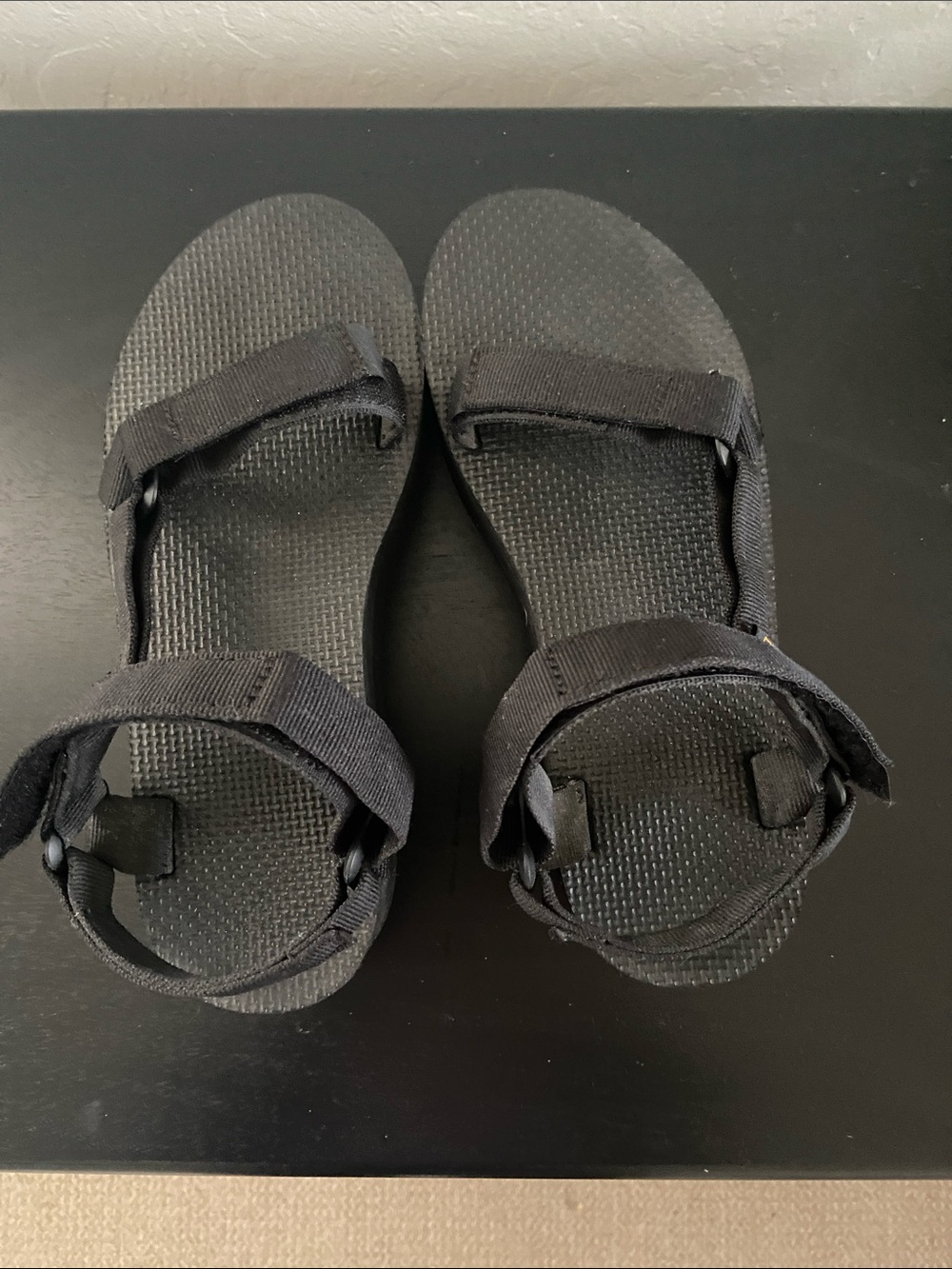 Teva | Black Flatform Sandal Adjustable Straps Size 8 - Picture 7 of 9